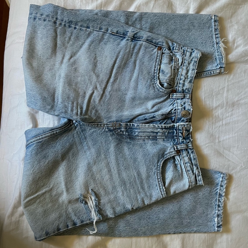 Zara light wash straight leg jeans, ripped knee holes, size 4